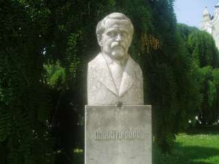 Debrecen, Kossuth u. 10. Horváth Árpád szobra.jpg Debrecen, Kossuth u. 10. Horváth Árpád szobra.jpg