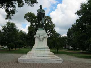 Nyíregyháza, Bessenyei tér: Bessenyei György szobra.jpg Nyíregyháza, Bessenyei tér: Bessenyei György szobra.jpg