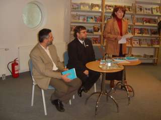 STA65520 - A Halis-év-könyvet dr. Pintérné Grundmann Frida osztályvezető ajánlotta a hallgatóságnak.JPG STA65520 - A Halis-év-könyvet dr. Pintérné Grundmann Frida osztályvezető ajánlotta a hallgatóságnak.JPG